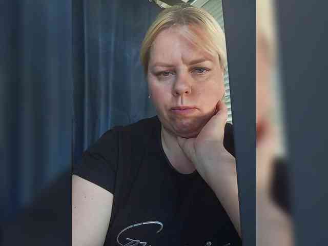 blondy_girl1499 webcam