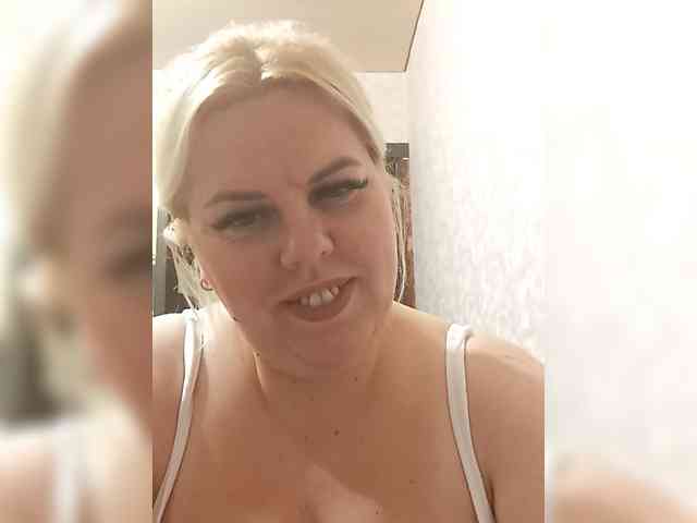 blondy_girl1499 webcam