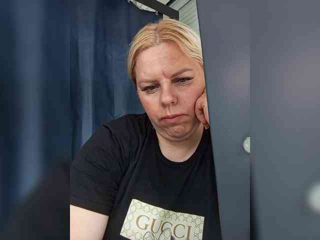 blondy_girl1499 webcam