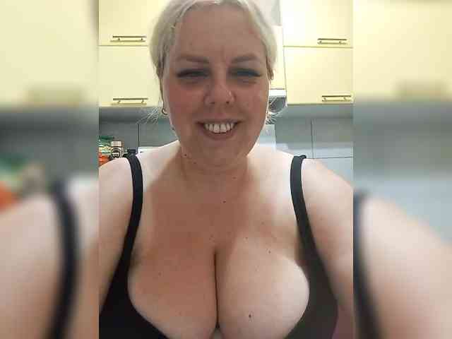 blondy_girl1499 webcam
