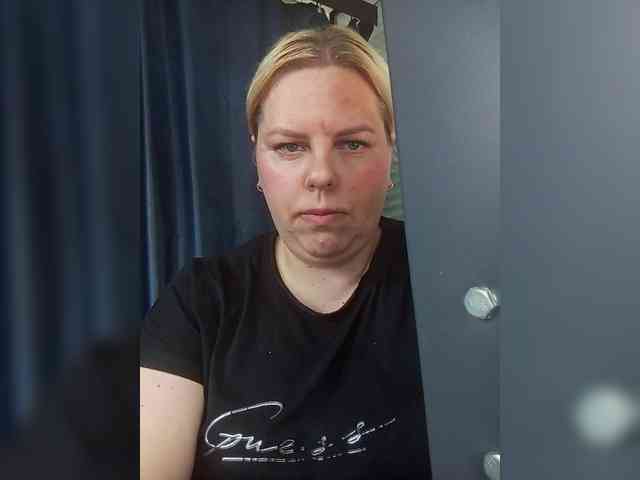 blondy_girl1499 webcam