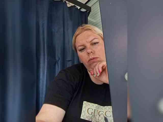 blondy_girl1499 webcam