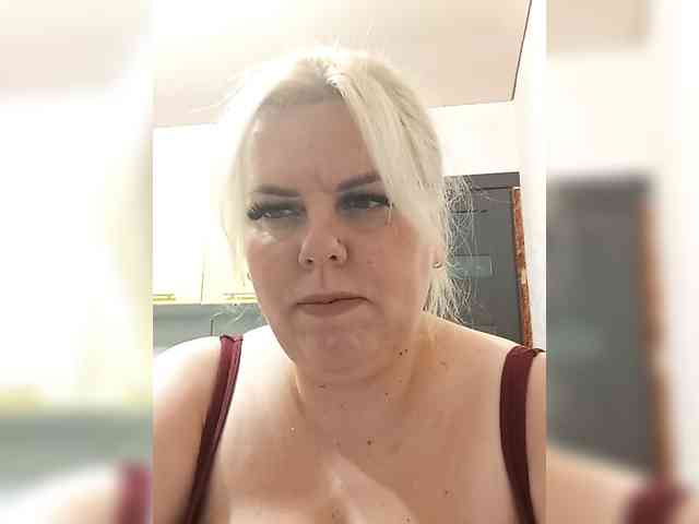 blondy_girl1499 webcam
