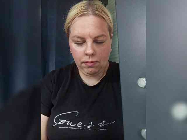 blondy_girl1499 webcam