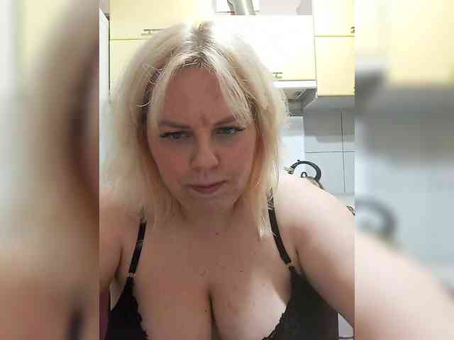EVA2311 Live Webcam on BongaCams