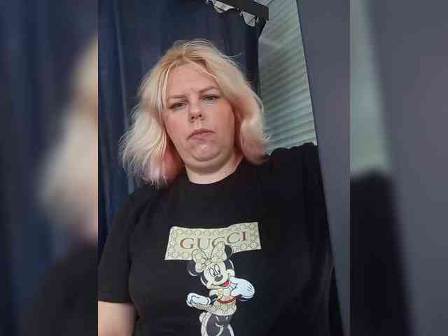 blondy_girl1499 webcam