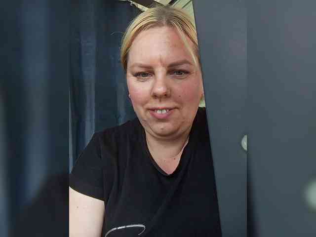 blondy_girl1499 webcam