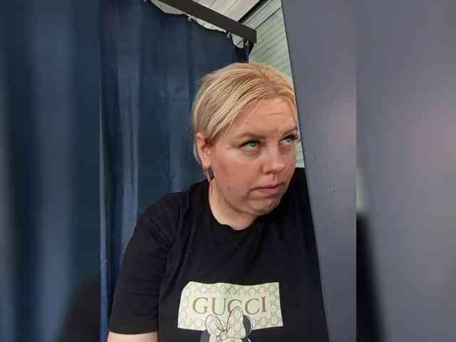 blondy_girl1499 webcam