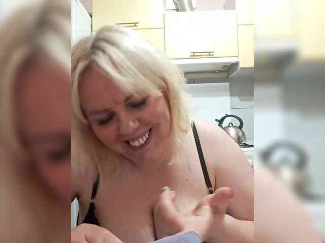 blondy_girl1499 webcam