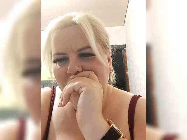 blondy_girl1499 webcam