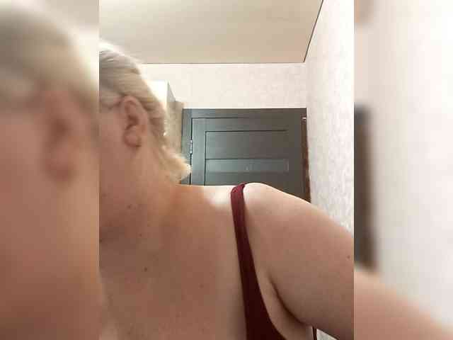 blondy_girl1499 webcam