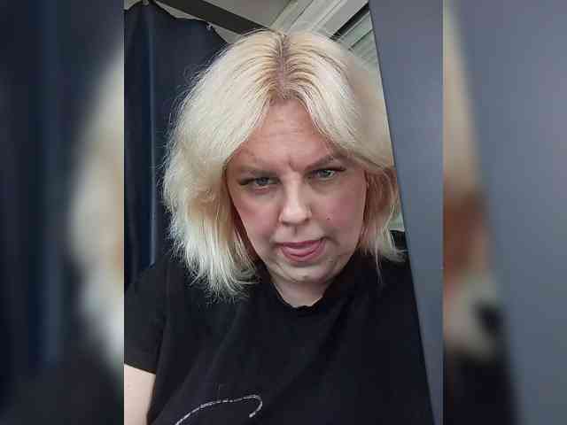 blondy_girl1499 webcam