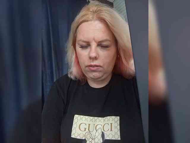 blondy_girl1499 webcam