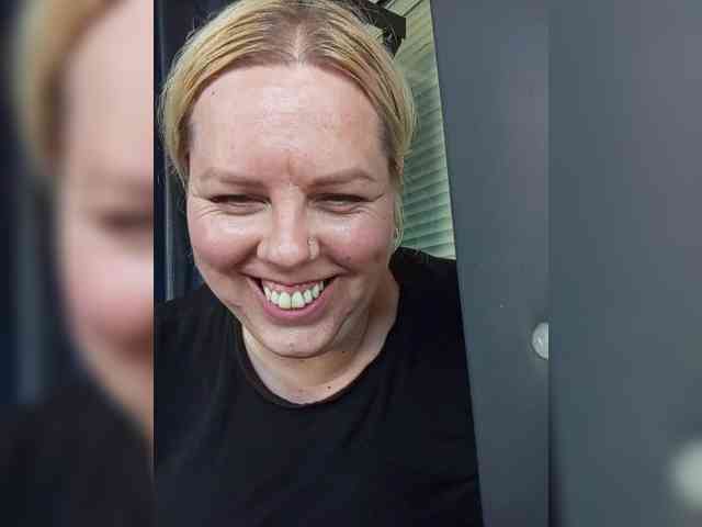 blondy_girl1499 webcam