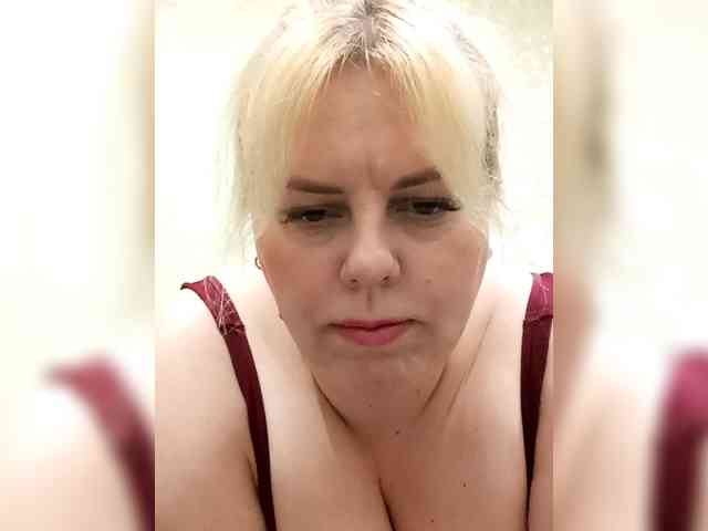 blondy_girl1499 webcam
