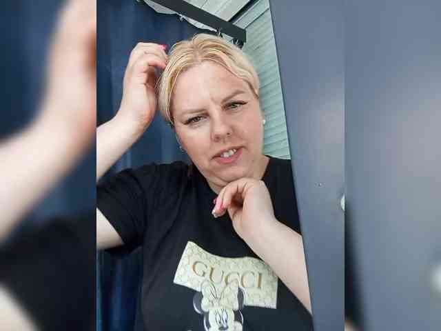 blondy_girl1499 webcam