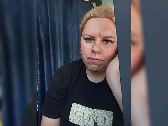blondy_girl1499 webcam