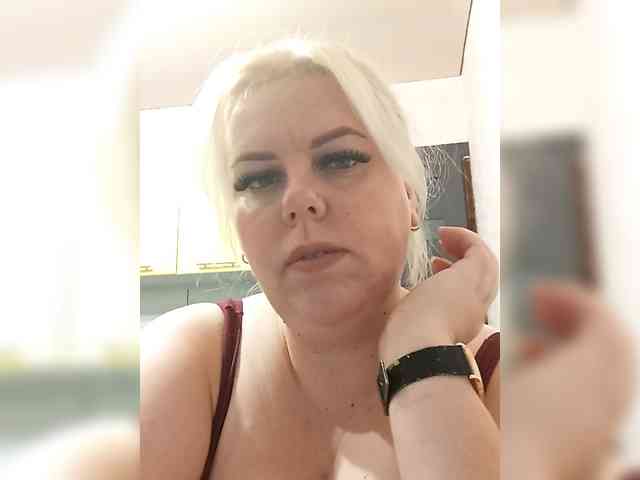 blondy_girl1499 webcam