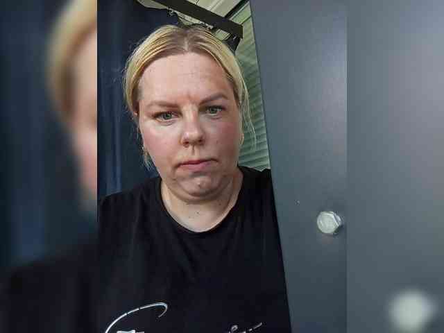blondy_girl1499 webcam