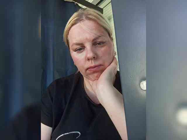 blondy_girl1499 webcam