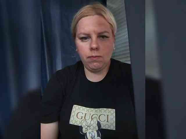 blondy_girl1499 webcam
