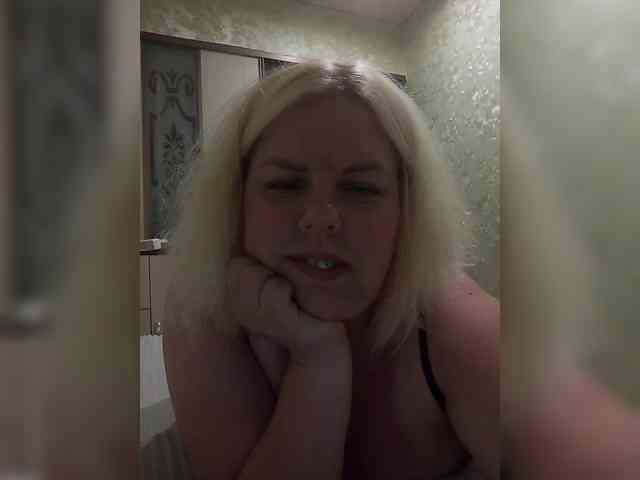 blondy_girl1499 webcam