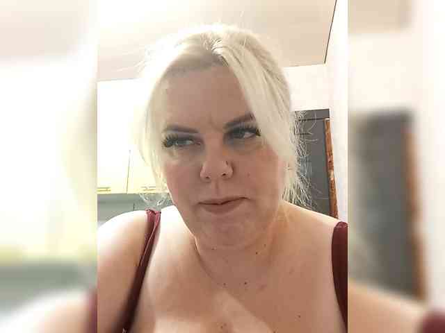 blondy_girl1499 webcam