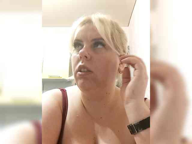 blondy_girl1499 webcam