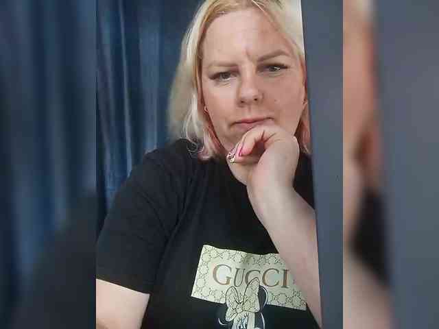blondy_girl1499 webcam