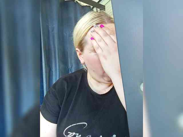 blondy_girl1499 webcam