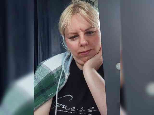 blondy_girl1499 webcam