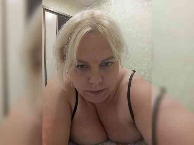blondy_girl1499 webcam