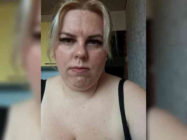 blondy_girl1499 webcam