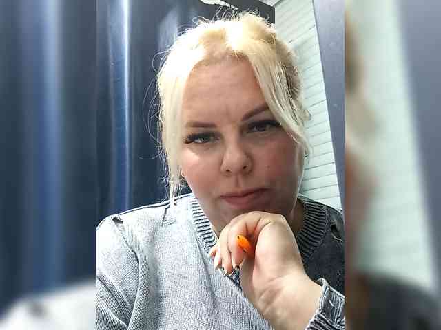 blondy_girl1499 webcam