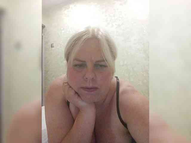 blondy_girl1499 webcam