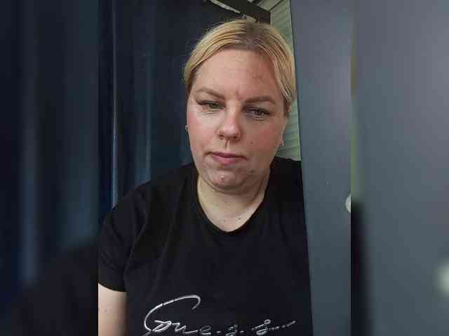 blondy_girl1499 webcam