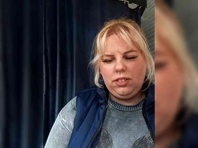 blondy_girl1499 webcam