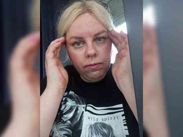 Anna1499 webcam