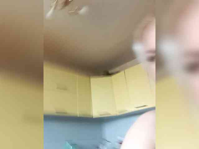 blondy_girl1499 webcam