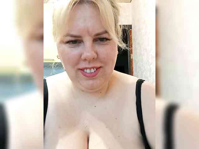 blondy_girl1499 webcam