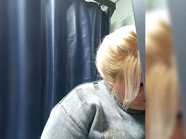 blondy_girl1499 webcam