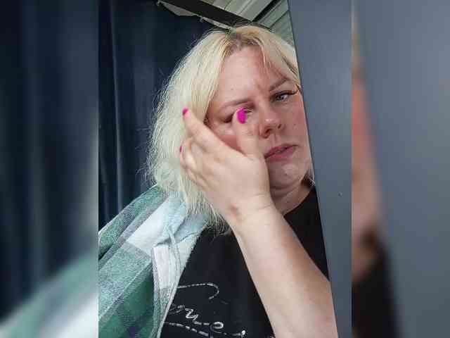 blondy_girl1499 webcam