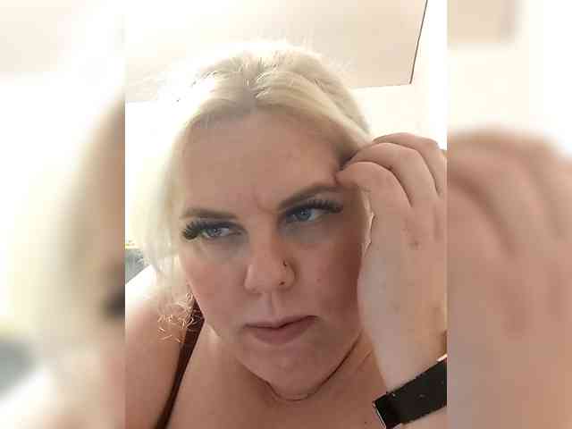 blondy_girl1499 webcam