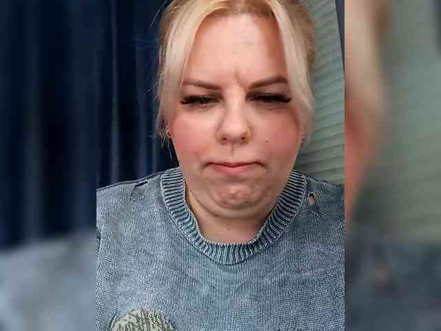 blondy_girl1499 webcam