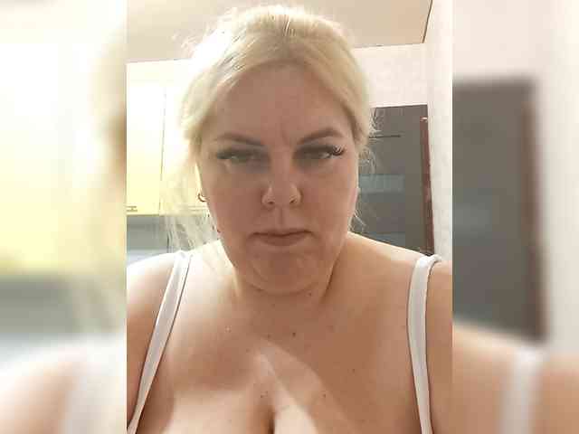 blondy_girl1499 webcam