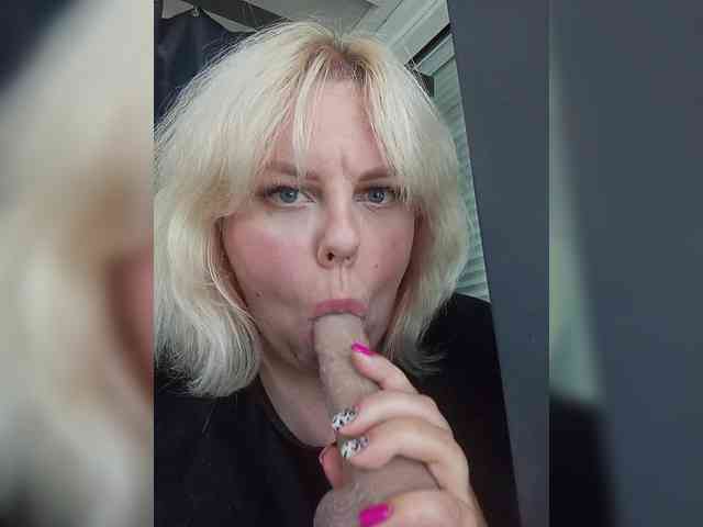 blondy_girl1499 webcam