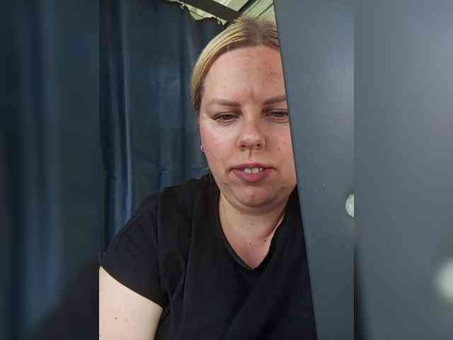 blondy_girl1499 webcam
