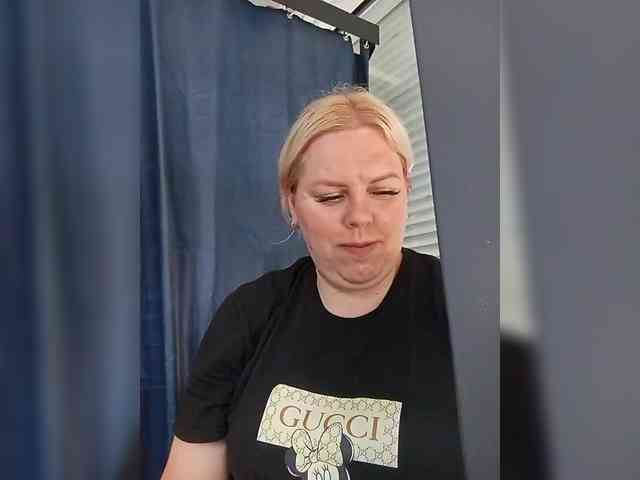 blondy_girl1499 webcam