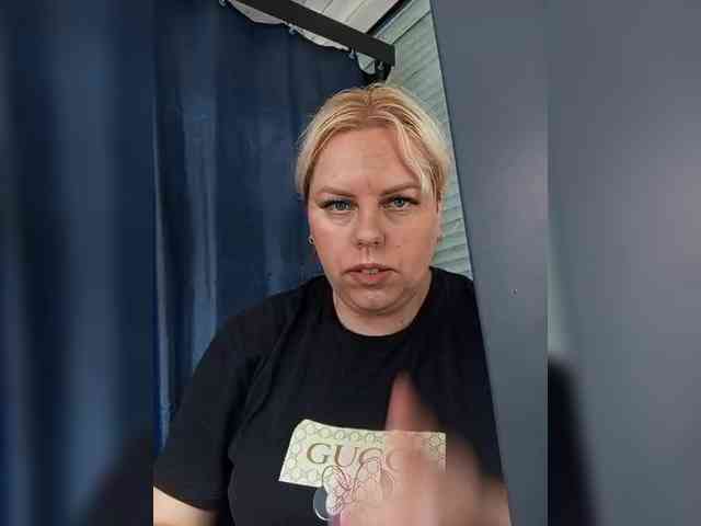 blondy_girl1499 webcam