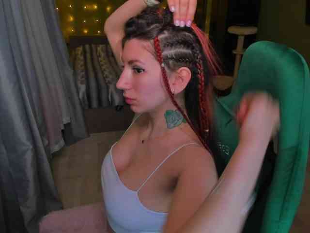 Girlfromanothercity webcam